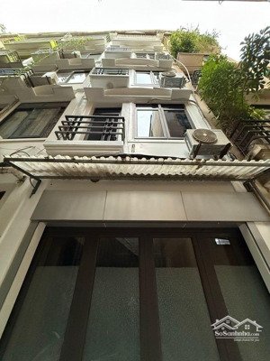 cầu giấy, 5 tầng, full nội thất, ô tô cách 40m, nhỉnh 9 tỷ.