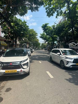 bán nhà 4 tầng mặt phố trưng nữ vương, gần cầu rồng đà nẵng