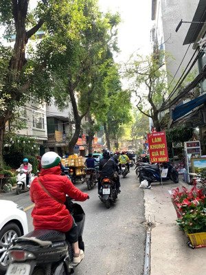 mặt phố hoàng hoa thám kinh doanh sầm uất - 60m2 - 6 tầng thang máy chỉ 25 tỷ