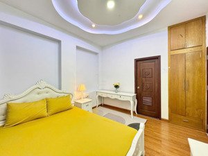 căn hộ dịch vụ 1pn tách bếp cực kì sang trọng gần ngã tư trần quang diệu và lê văn sỹ