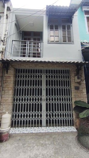 nhà 2 tầng 4x11 shr hc đủ huỳnh tấn phát q7 giá 4.85 t