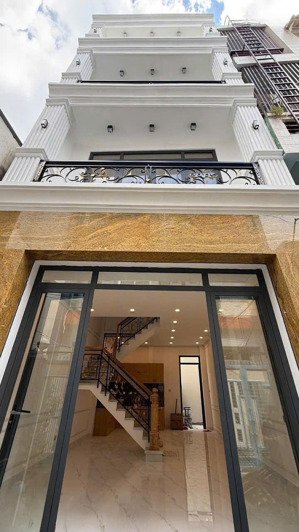 nhà xây mới 4 tầng ngay chợ bùi minh trực p5-q8