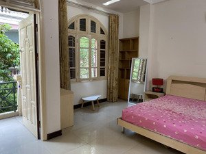 nhà đẹp vũ phạm hàm, 9,5 triệu, 60m2, ngõ ô tô tránh, phòng rộng thoáng, làm văn phòng quá đẹp