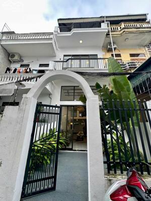 BÁN NHÀ ĐẸP 1.86 TỶ 2.5 TẦNG 56M2 NGÕ TRẦN NHÂN TÔNG