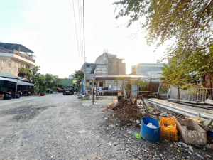 giá tốt- đất vuông vức 200m2( ngang 11m) đsố 26, p.hiệp bình chánh,ngay phạm văn đồng