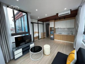 cho thuê chdv 2 phòng ngủ 60m2, cửa sổ trời lớn ngay phan đăng lưu, phú nhuận gần pxl, q1, q3, q10
