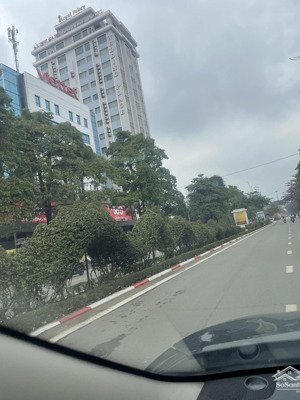 cần bán nhà 2 tầng 32m2 mặt phố nguyễn văn cừ đoạn đẹp nhất phố kinhdoanhsầm uất ngày đêm chỉ20 tỷ