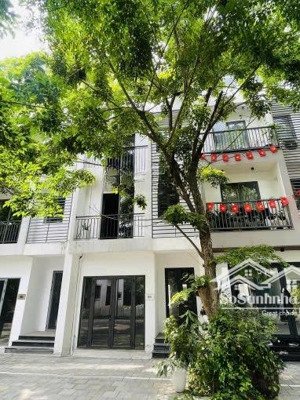 cần bán liền kề thuỷ trúc ~90m2 * 4 tầng. giá bán 15.x tỷ. liên hệ: ạ