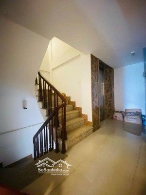 bán nhà thịnh liệt vị trí đắc địa - dân trí cao - trung tâm- 6 tầng thang máy - gara ô tô - giá tốt