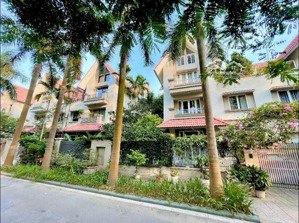 chủ cần tiền gấp bán biệt thự kđt an hưng giá đầu tư. diện tích 238m nhà 4 tầng thô mặt tiền 12 mét