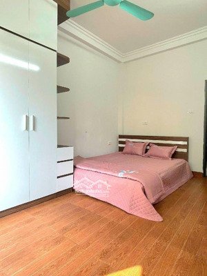 bán nhà phố thanh lân : giá 5.95 tỷ - sổ riêng - 5 tầng - ngõ nông rộng - nhà thoáng sáng.