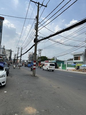 đất 8 x 30m - hẻm ô tô - gần nguyễn thị định - bán 18.5 tỷ