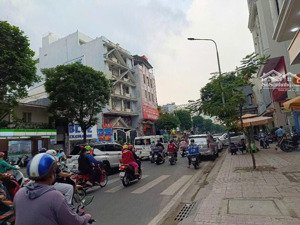 mặt tiền hẻm nguyễn văn luông ( quận 6 cũ) tiện vừa ở vừa kinh doanh 3.8 x 17.5 chỉ 10,x tỷ.