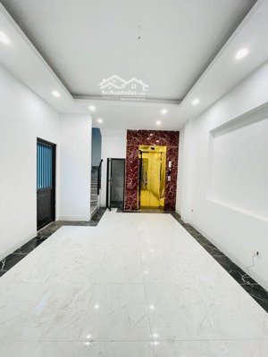 cần bán nhanh nhà lĩnh nam : ô tô đỗ ngày đêm - xây mới, thoáng sáng - có thang máy - chỉ 7.5 tỷ !