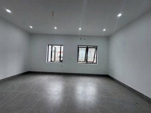 cho thuê 3 tầng nhà sân vườn tại ngõ 56 tứ liên tây hồ