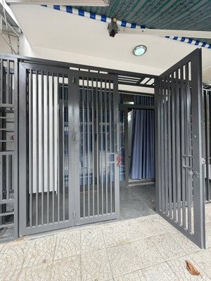 rẻ nhất khu vực !! bán nhà 2 tầng hà duy phiên sát cầu cẩm lệ, 
gần chợ hoà xuân, gần trường học