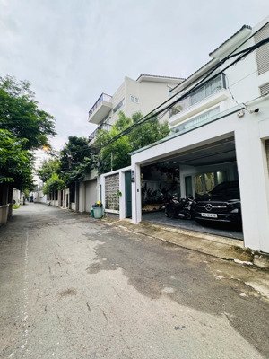bán biệt thự sân vườn khu compound abc 97 trần não, tp thủ đức (9x21) 3 tầng nhà đẹp vào ở ngay