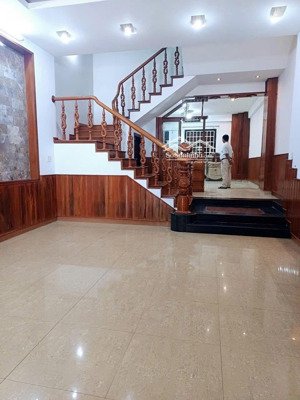 cần bánnhà 3 tầng đường 5m5 hà huy giáp - 80.8m2 ngang 5m hoà cường- hải châu
