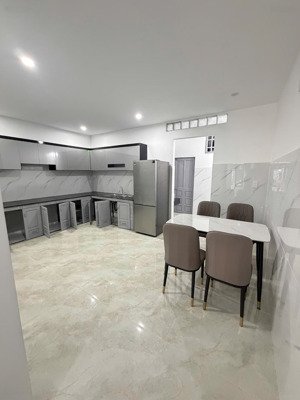 bán nhà 2 tầng đường trần lựu - hoà xuân, khu vực dân cư đông đúc, nhà mới vào ở ngay