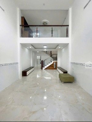 cho thuê nhà 1 trệt 3 lầu 6pn 4x20m mặt tiền đướng số kdc nam long phú thuận quận 7