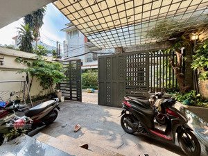 biệt thự mini ô tô vào sân ngang 8m hiếm có thể tách 2 căn 15.2 tỷ