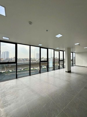 cho thuê nhà 90m*5t, mp nguyễn trãi, thanh xuân, giá 60 triệu.