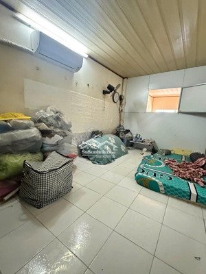 cần tiền gấp giảm giá đường bà hạt,q10 39m2 hẻm3mthông nhiều ngả ,còn thương lượng khách thiẹn chí