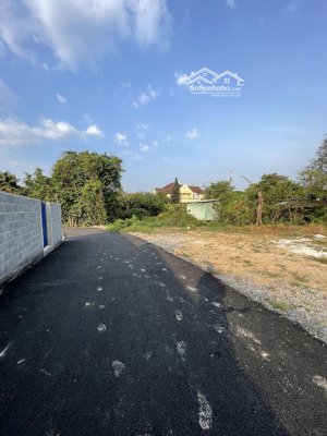 chủ gởi bán đất (dt: 79m2) sổ riêng thổ cư 100% đường oto p. bửu hoà. giá nay còn 1660 triệu)