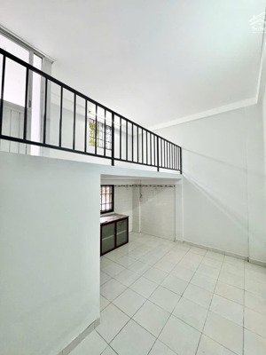 (8331) becamex định hòa. lầu 1 ủy quyền 465 triệu. cho thuê được 2, 4 triệu/tháng