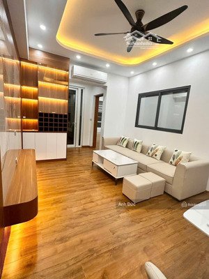 bán căn hộ 69m2, 7,7 tỷ tại central field trung kính, 2pn, 2wc, sổ đỏ chính chủ