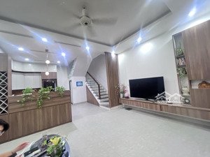 dương quảng hàm, cầu giấy, nghĩa đô, full nội thất đẹp, 4 tầng, ở sướng, nhỉnh 16 tỷ.