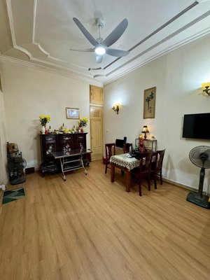 bán gấp nhà 20m ra mặt phố nguyễn trãi- ngõ thông ba gác 160m ,27 tỷ.