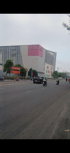 10 tỷ 500 thương lượng, nhà 4 tầng, đường nhựa 8 mét thông, diện tích : 4 x 1t