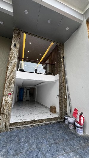 bán nhà an dương vương, 40m2 7 tầng thang máy, gara ô tô, không lo ngập, gần ciputra, ở ngay