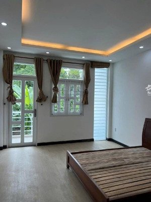 + nhà bán, dt62 m2, ngang 4 m
- giá 6,8 tỷ, 3 tầng, đường số 5, bình trưng, tp thủ đức.