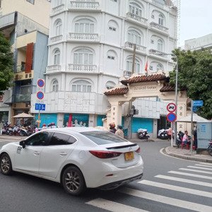 bán nhà mới 3 tầng khu cư xá đô thành q3, hẻm 3m sát mặt tiền