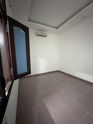 30tr /tháng .cho thuê nhà 5 tầng ,lê văn hiến,7 phòng,sát phường nh sơn,bv 600 giường,đ nẵng,