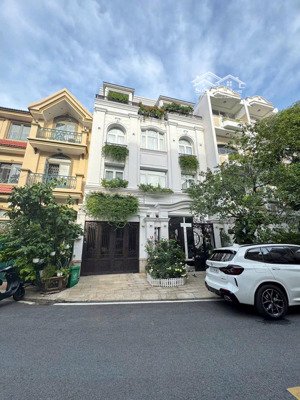 biệt thự ở siêu đẹp, 2mt compound nguyễn trọng tuyển, tân bình (10x15m) 4 tầng thang máy, 49.8 tỷ