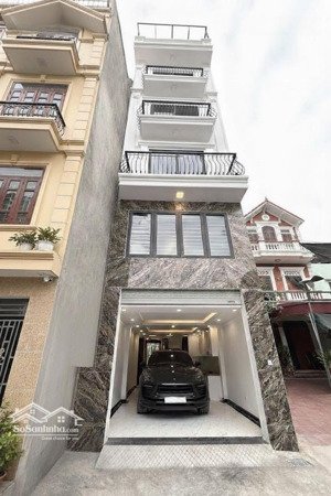 nhà ở ngay long biên, 48m x 6 tầng, gara oto, thang máy, dòng tiền, hơn 9 tỷ