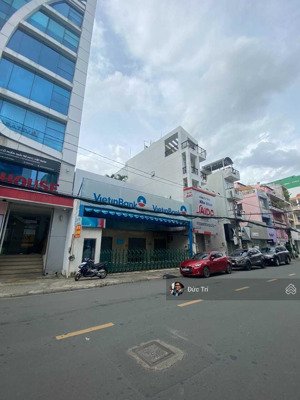 hạ giá 10 tỷ bán gấp mặt tiền huỳnh văn bánh, p11, phú nhuận. dt 10x13m hđt 200 triệu giá 42 tỷ