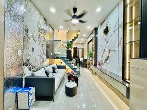 diện tích: 3m x 12m (nở hậu 4.1m). hướng tây. kết cấu: 1 trệt 1 lầu. hoàn công đủ. công