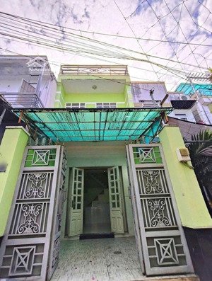 4.2 tỷ - nhà 3 tầng đường 11,linh xuân. thủ đức.