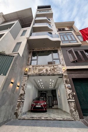 nguyễn văn cừ dt47m2 mt 4 giá 19.5 tỷ. 7 tầng thang máy, full nội thất, gara oto.