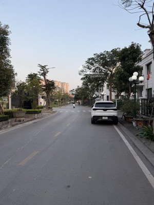 biệt thự pearl vilas sát biển trung tâm hạ long giá tốt