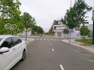 lô đất 2 mặt tiền lớn,sổ sẵn chuyển nhượng chỉ 1,1ty bao thuế phí-tiện ích đầy đủ -có hỗ trợ bank