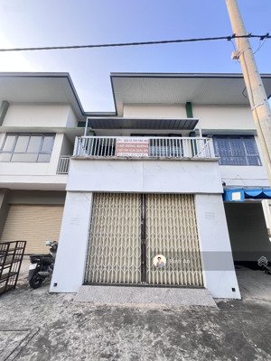 bán căn shophouse đã hoàn thiện mới 100% kđt oasis city, 4pn, 3wc, trục đường to đẹp nhất dự án