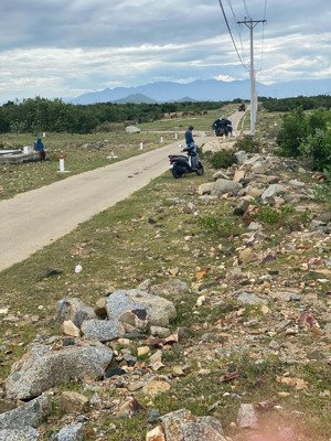 cần vốn làm ăn bán gấp 19500m2 đất gần ngay cao tốc bắc nam, giá chỉ 140tr/1000m2 còn thương lượng