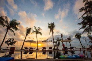 bán palm beach hotel phú yên - khách sạn sát biển nằm trong làng chài đẹp nhất phú yên.
với 45p