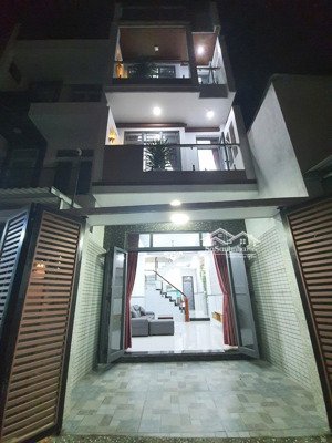 bán nhà 3 lầu đường 6 linh xuân,khu nhà đồng bộ , giá tốt