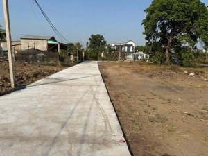 bán đất tại chợ suối cát, giá 600 triệu, 150 m2, view núi, khu dân cư